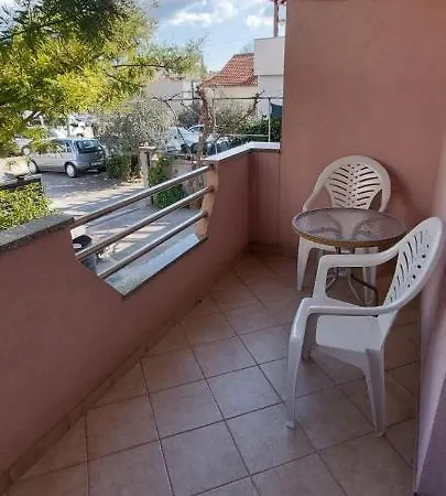 Apartment Viki *